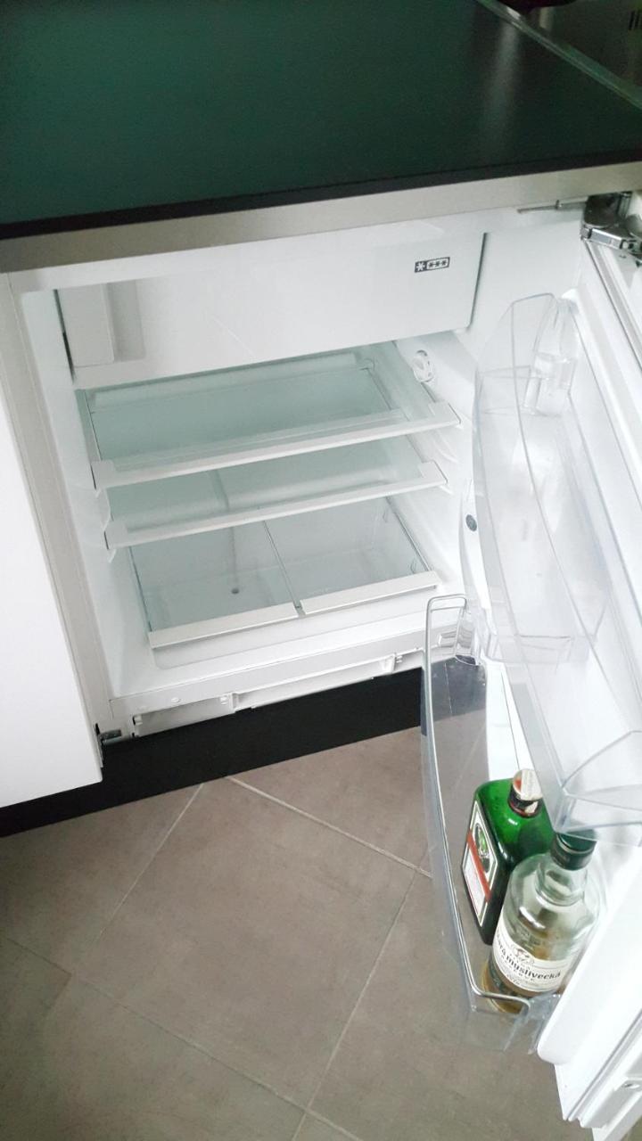 机场附近巴斯蒂安公寓 布拉格 外观 照片